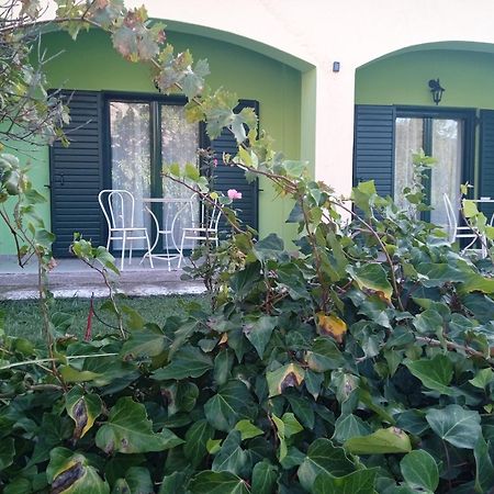 Guesthouse Eleftherios カラブリタ エクステリア 写真