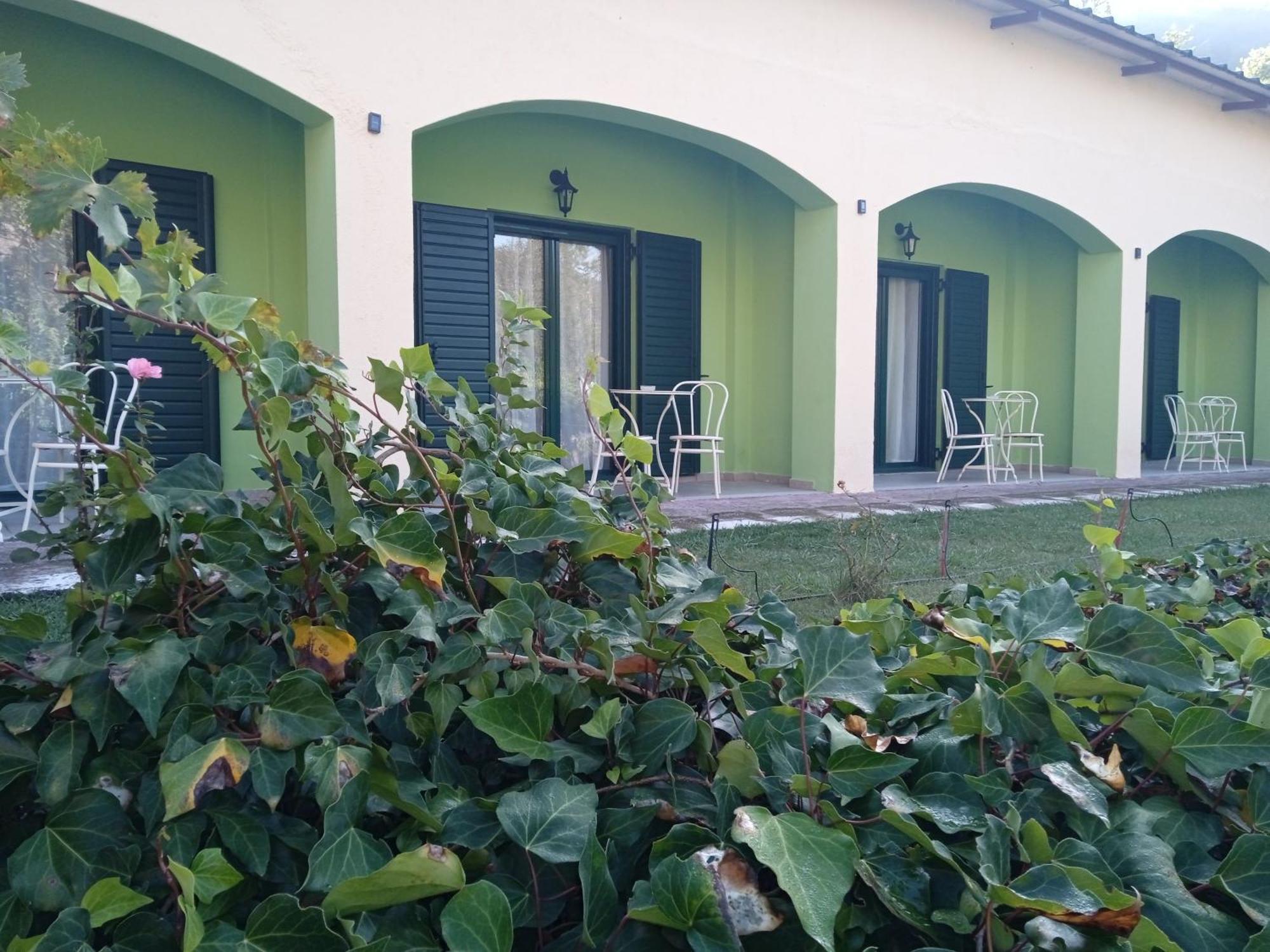 Guesthouse Eleftherios カラブリタ エクステリア 写真
