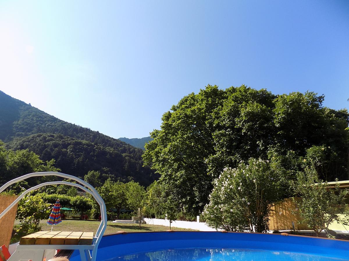 Guesthouse Eleftherios カラブリタ エクステリア 写真